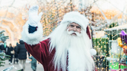 Julen i Tivoli Friheden er ren familiehygge - og med Klub Dahl får du desuden rabat